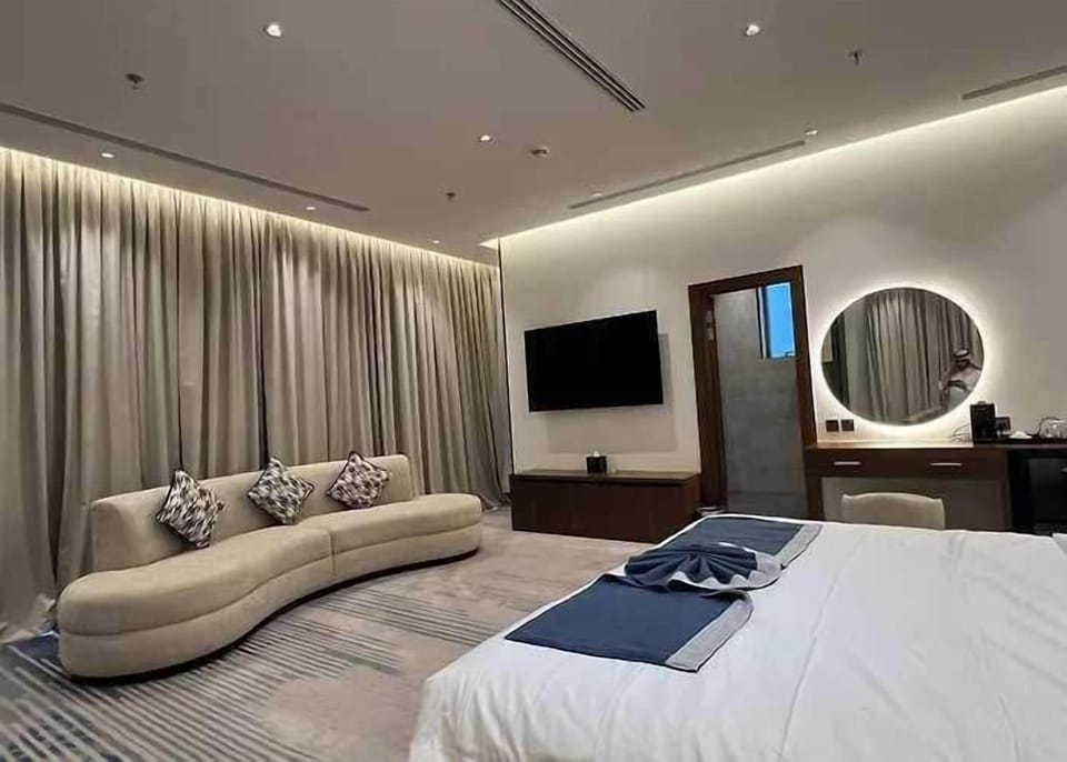 Premium bedding, minibar, in-room safe, desk