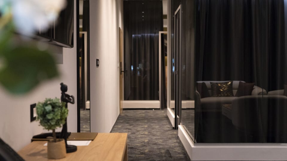 Presidential Suite | Hypo-allergenic bedding, Select Comfort beds, minibar, in-room safe