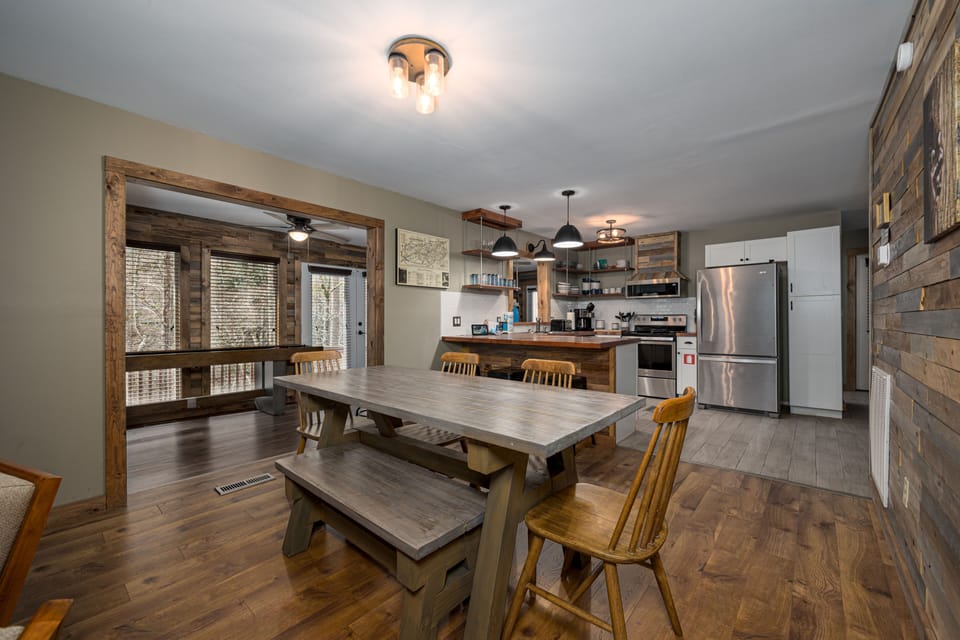 Cabin, Multiple Beds, Hot Tub | Private kitchen | Fridge, microwave, oven, stovetop