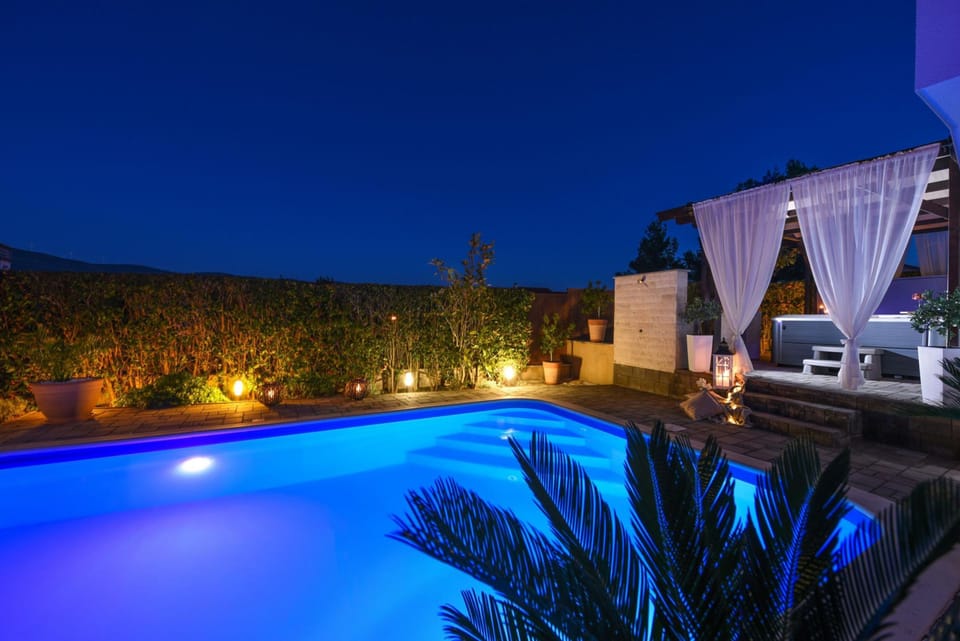 House, Smoking | 3 bedrooms