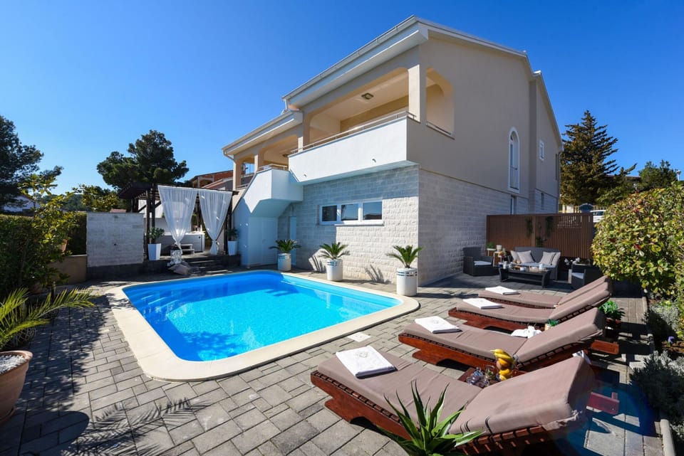House, Smoking | 3 bedrooms
