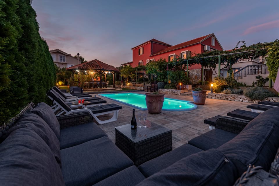House, Smoking | 7 bedrooms
