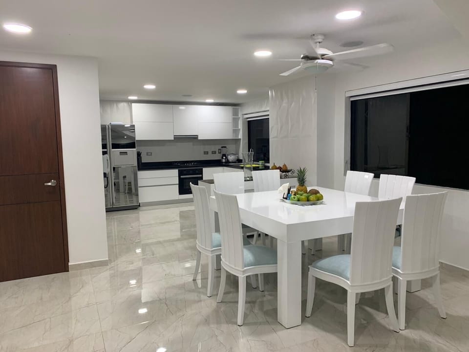 Exclusive Apartment | Dining room