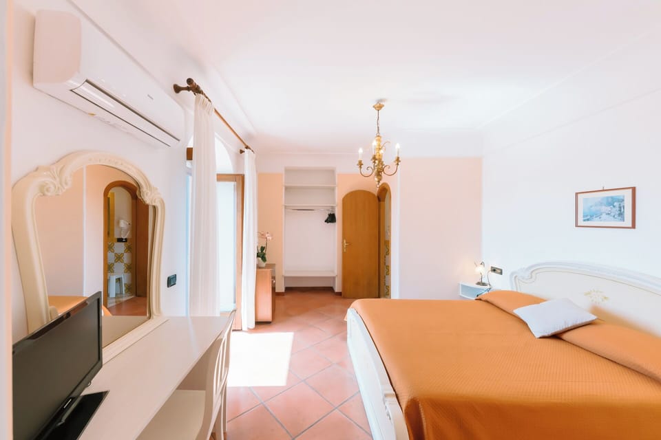 Comfort Double or Twin Room, 1 Bedroom, Non Smoking, Sea View | Premium bedding, minibar, WiFi (free), bed sheets