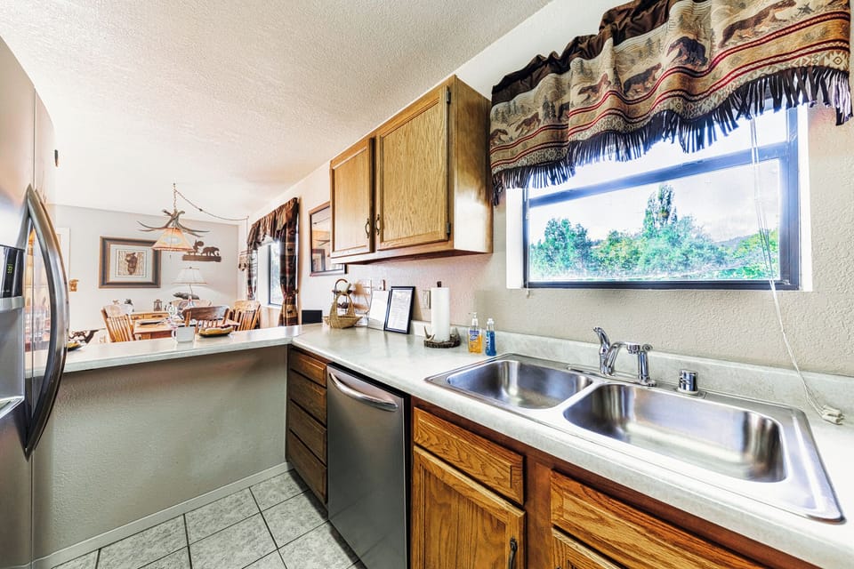 Studio (2 Bedrooms) | Property amenity