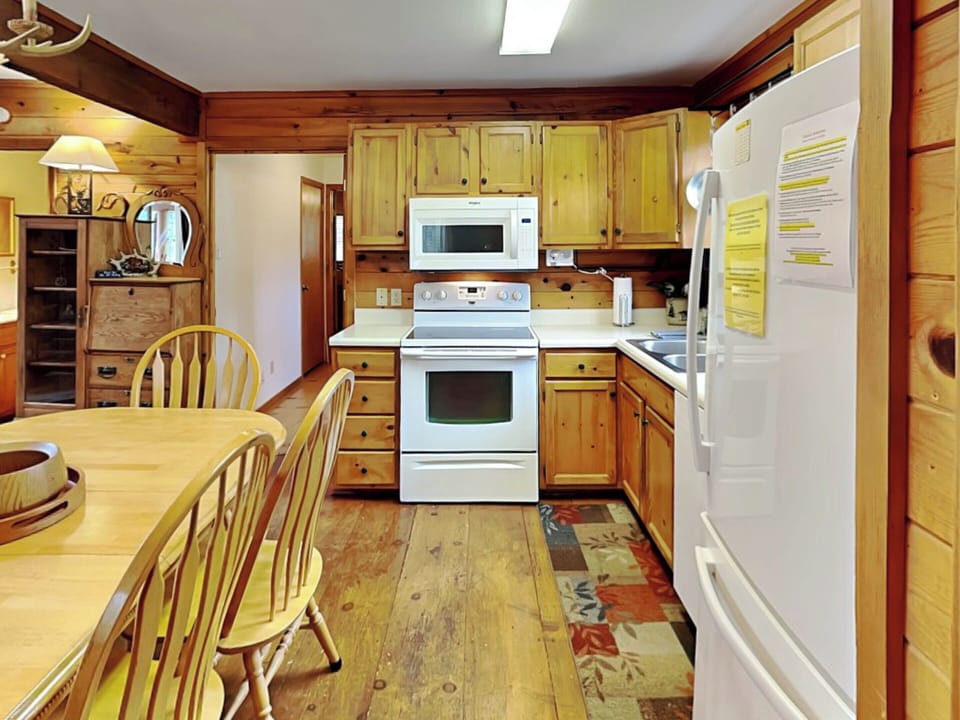 Studio (3 Bedrooms) | Property amenity
