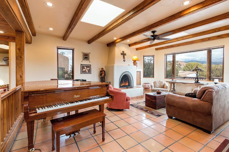 House (4 Bedrooms) | Property amenity