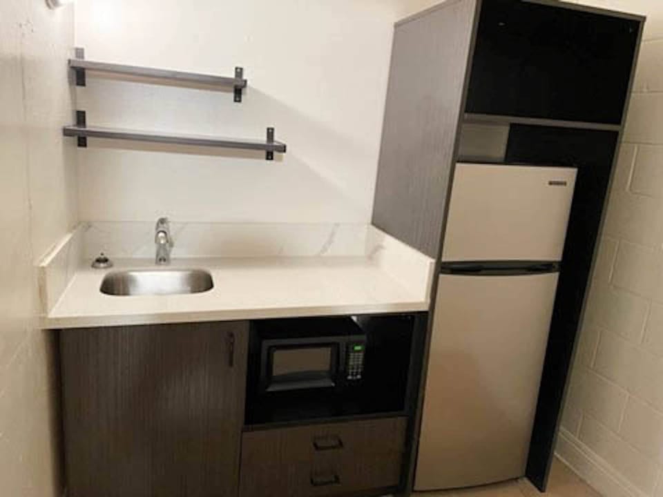 Coffee/tea maker, microwave