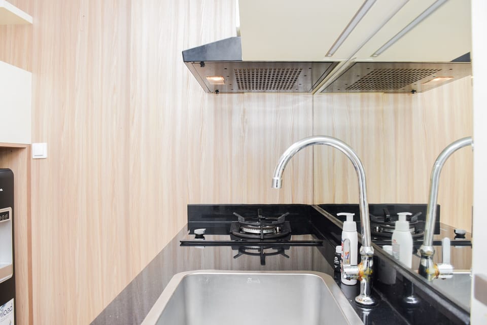 Room | Private kitchen | Fridge, stovetop, cookware/dishes/utensils