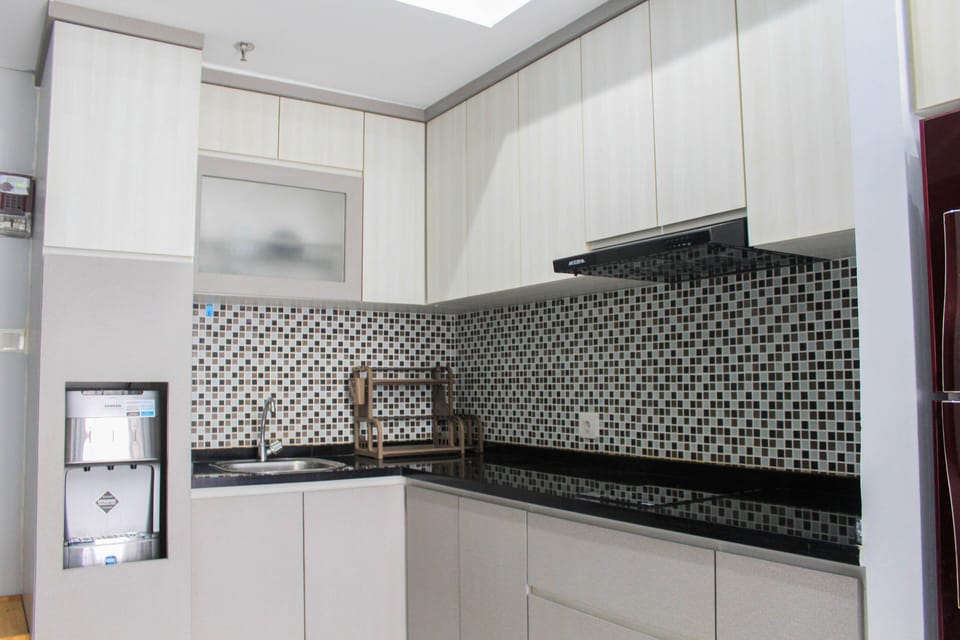 Room | Private kitchen | Fridge, stovetop, cookware/dishes/utensils