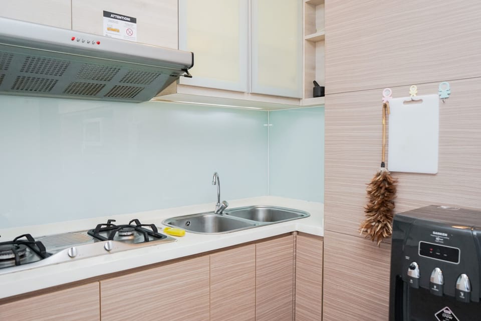 Room | Private kitchen | Fridge, stovetop, electric kettle, cookware/dishes/utensils