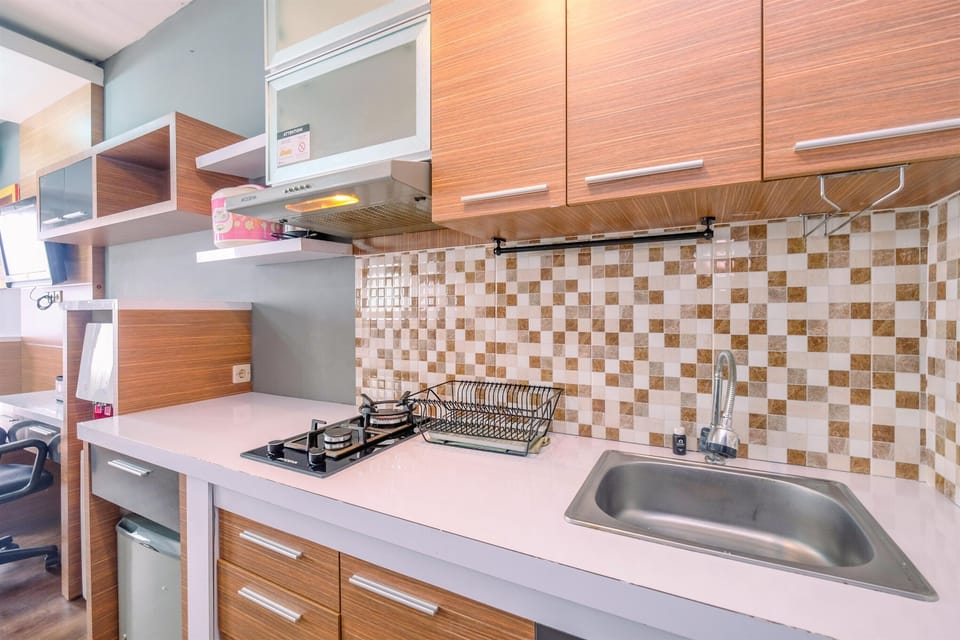 Room | Private kitchen | Fridge, stovetop, cookware/dishes/utensils