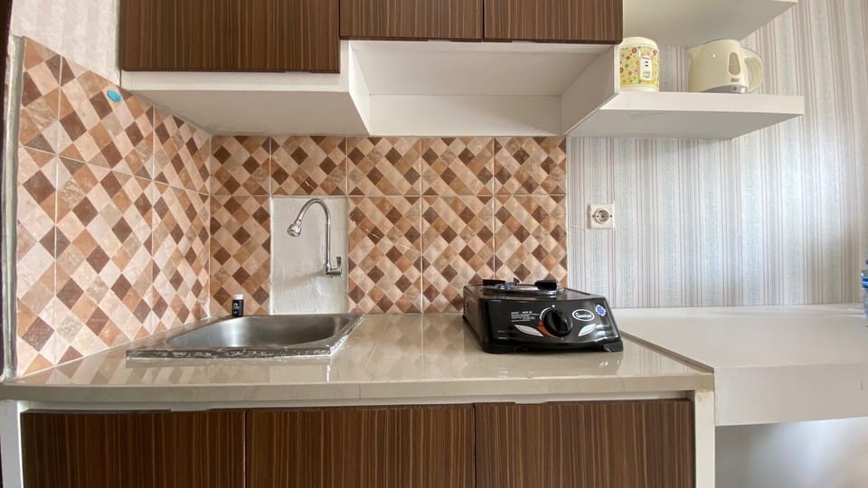 Room | Private kitchen | Fridge, stovetop, cookware/dishes/utensils