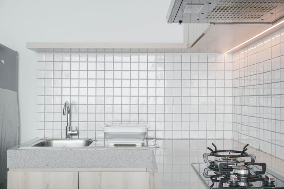 Room | Private kitchen | Fridge, stovetop, cookware/dishes/utensils