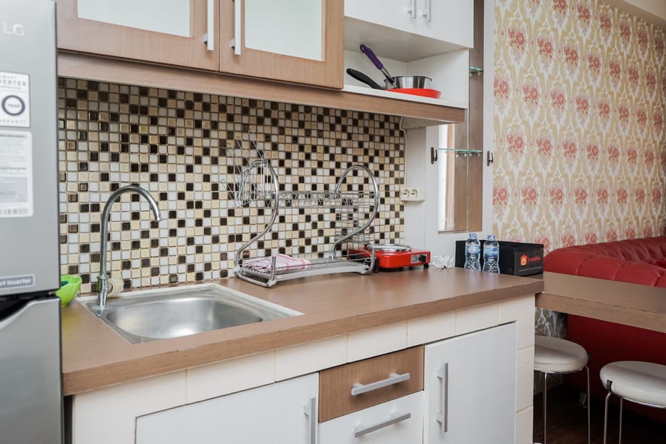 Room | Private kitchen | Fridge, stovetop, cookware/dishes/utensils