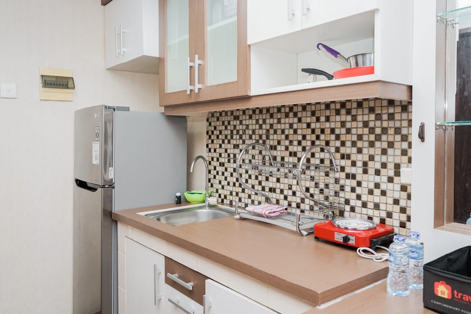 Room | Private kitchen | Fridge, stovetop, cookware/dishes/utensils