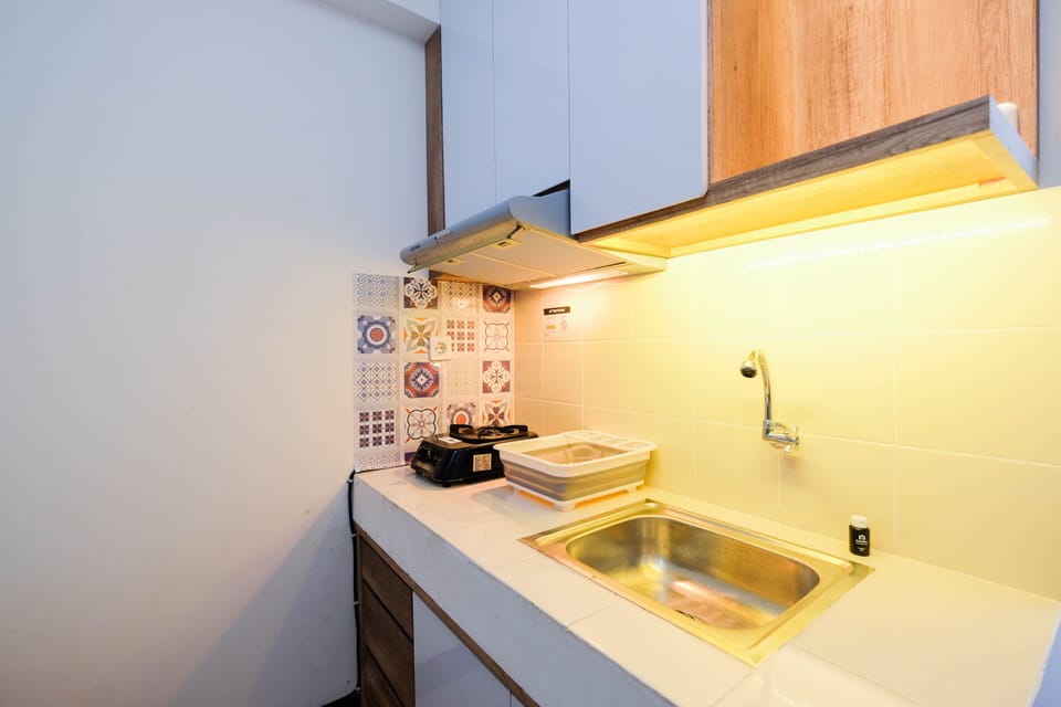 Room | Private kitchen | Fridge, stovetop, cookware/dishes/utensils