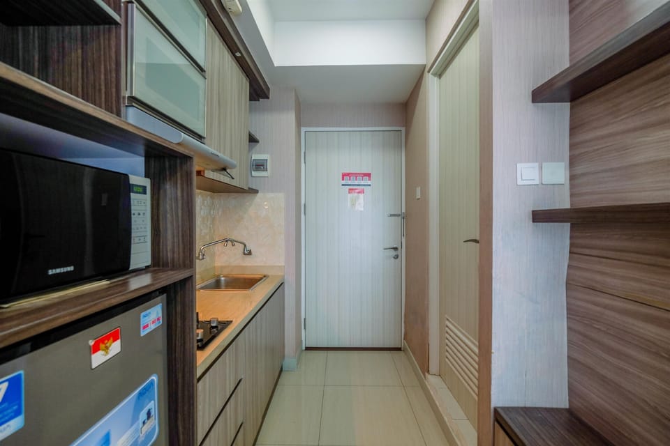Room | Private kitchen | Fridge, stovetop, electric kettle, cookware/dishes/utensils