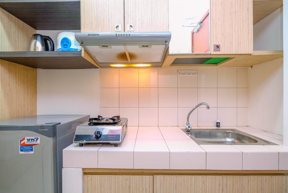 Room | Private kitchen | Fridge, stovetop, cookware/dishes/utensils