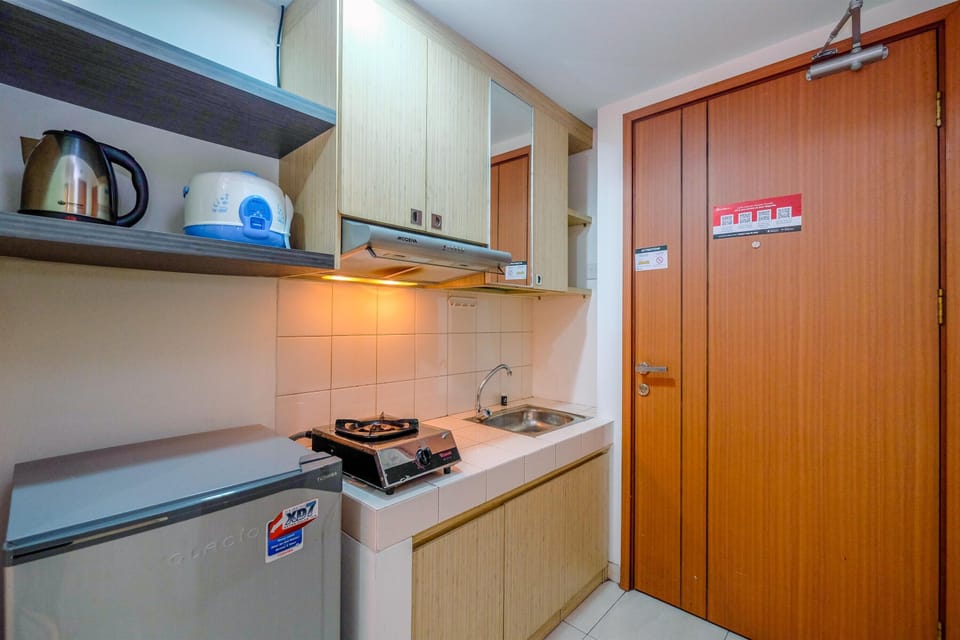Room | Private kitchen | Fridge, stovetop, cookware/dishes/utensils