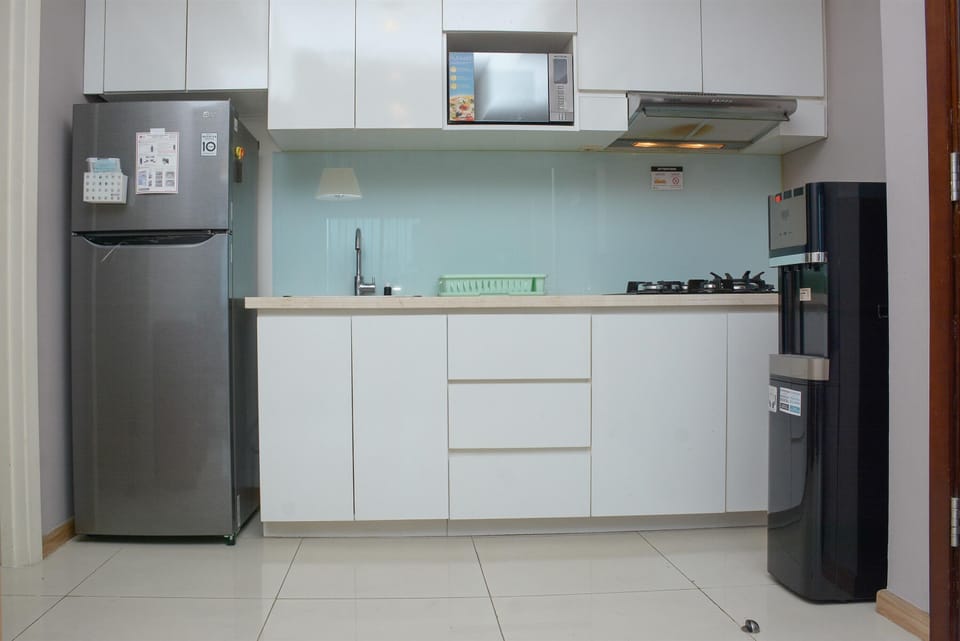Room | Private kitchen | Fridge, stovetop, cookware/dishes/utensils