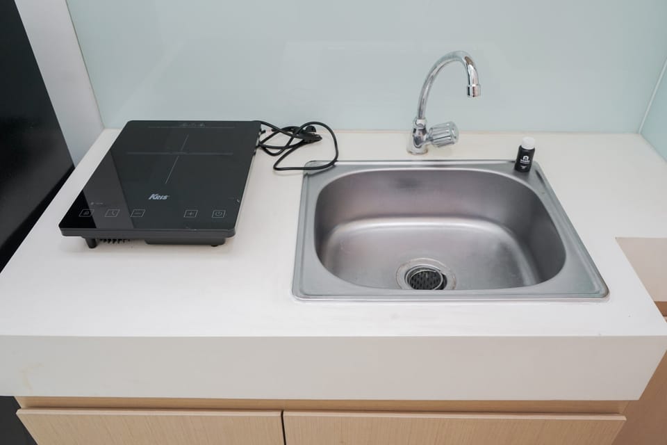 Room | Private kitchen | Fridge, stovetop, cookware/dishes/utensils