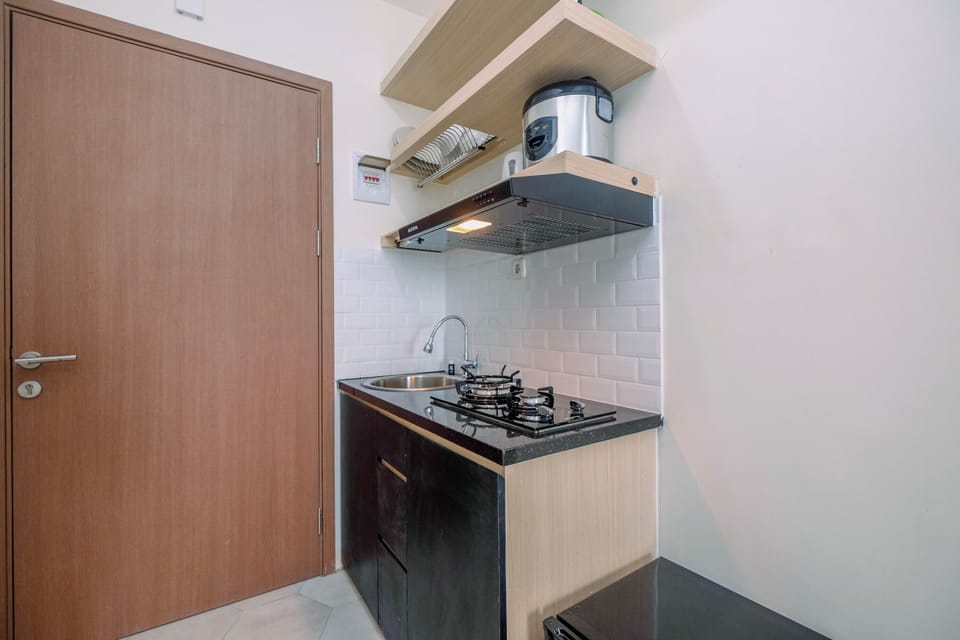 Room | Private kitchen | Fridge, stovetop, cookware/dishes/utensils