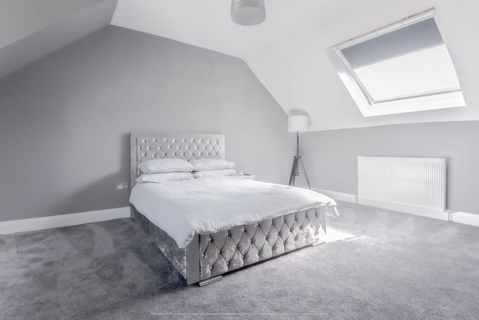 4 Bed-sleeps 8- Free Parking-pets-hot Tub House in Scotland