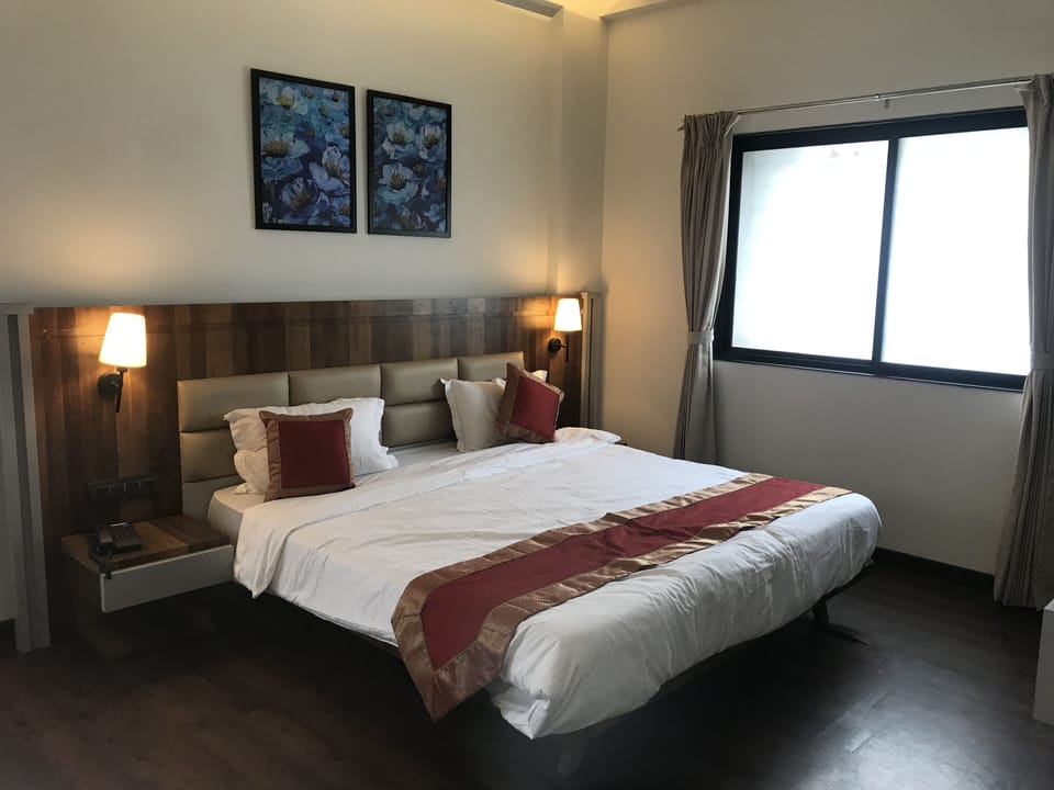 Deluxe Double Room | Pillowtop beds, desk, blackout drapes, free WiFi