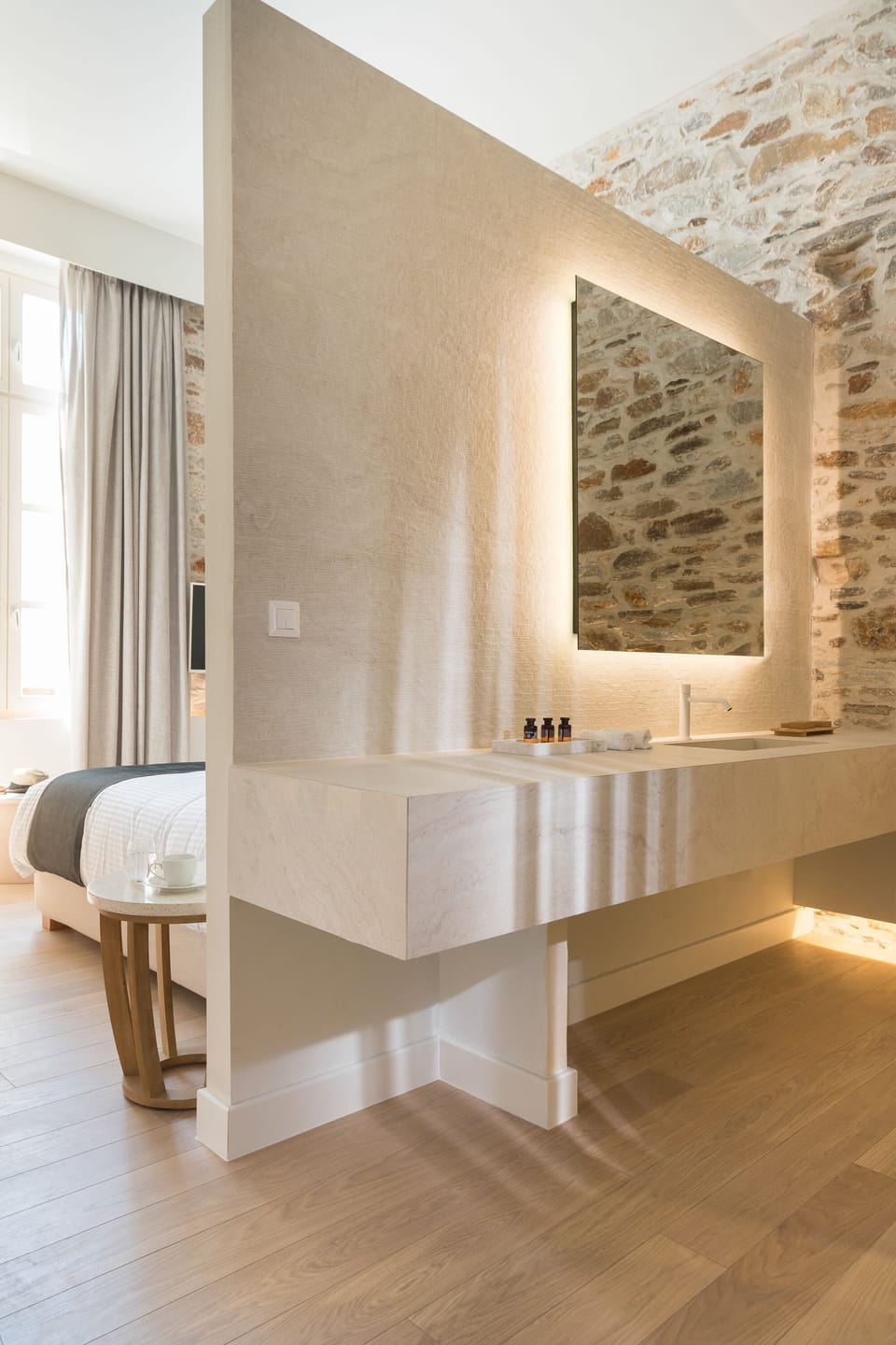Elegant Suite | Free minibar items, in-room safe, individually decorated