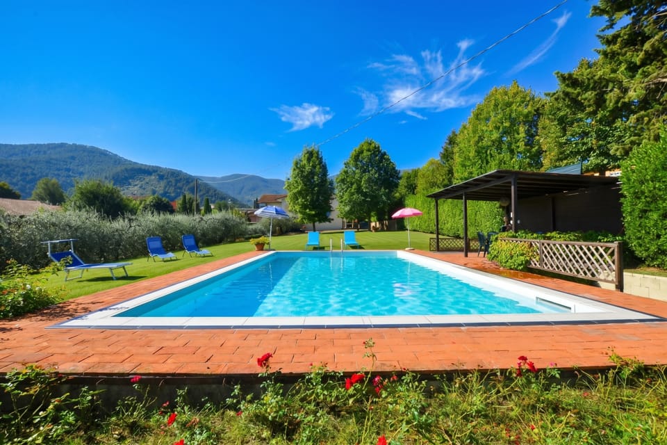 Standard House, 3 Bedrooms, 2 Bathrooms (Casa Andreini) | Pool | Seasonal outdoor pool