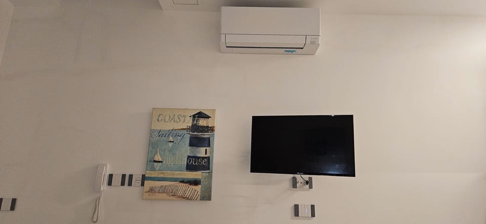 Room (Terra) | Blackout drapes, WiFi (free), bed sheets