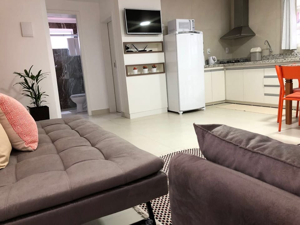 Family Apartment | Private kitchen | Microwave, toaster, cookware/dishes/utensils