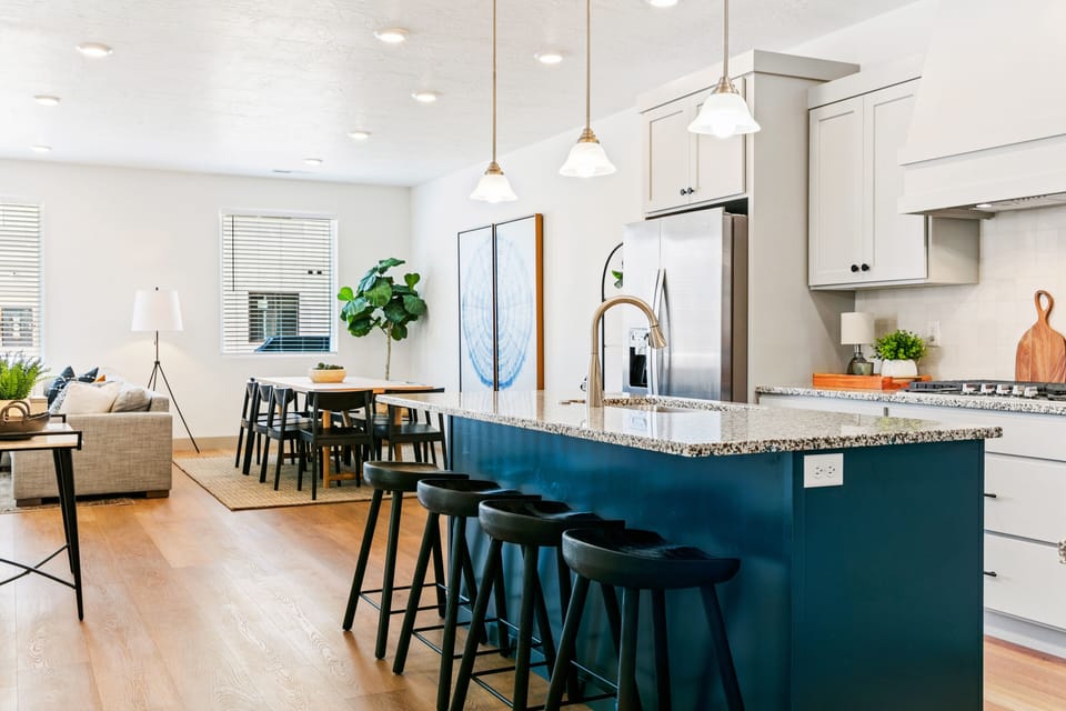 Townhome, 5 Bedrooms | Private kitchen | Coffee/tea maker, fridge, oven, toaster