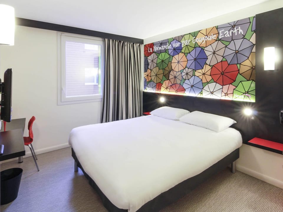 Standard Room, 1 Double Bed | Pillowtop beds, individually decorated, desk, laptop workspace