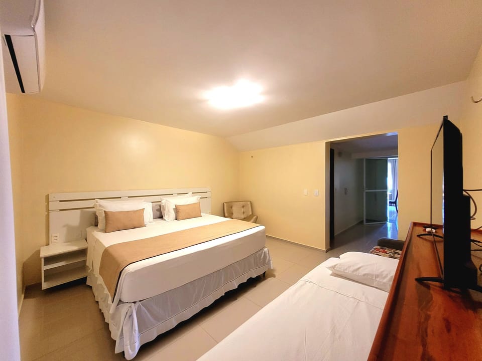 Comfort Twin Room, Garden View | Desk, WiFi (free), individually furnished, bed sheets