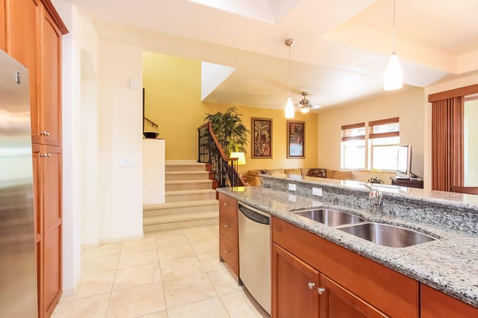 Townhome, Multiple Beds, Patio, Golf View (Mauna Lani Fairways #403) | Interior