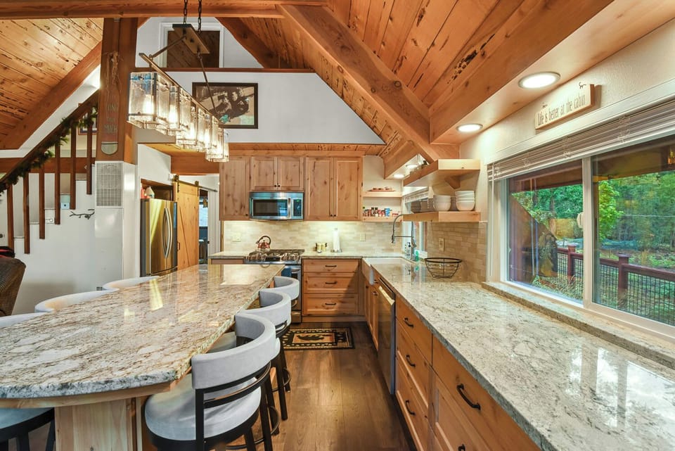 House, Multiple Beds, Patio, Mountain View (West Shore Haven) | Private kitchen | Fridge, microwave, oven, stovetop