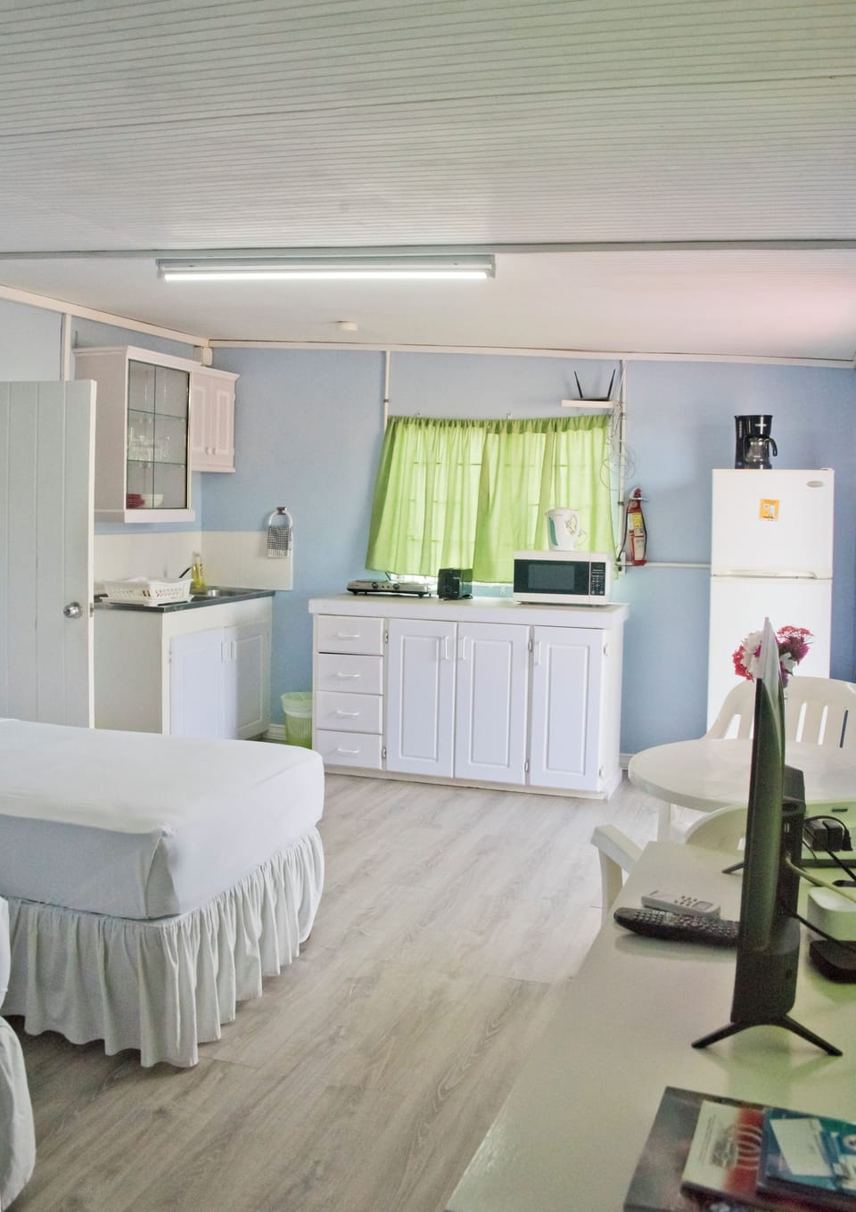 Penthouse Studio | Iron/ironing board, free WiFi, bed sheets