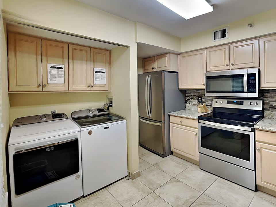 Condo (2 Bedrooms) | Property amenity