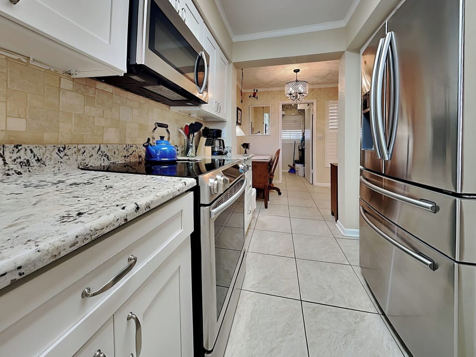 Condo (2 Bedrooms) | Property amenity