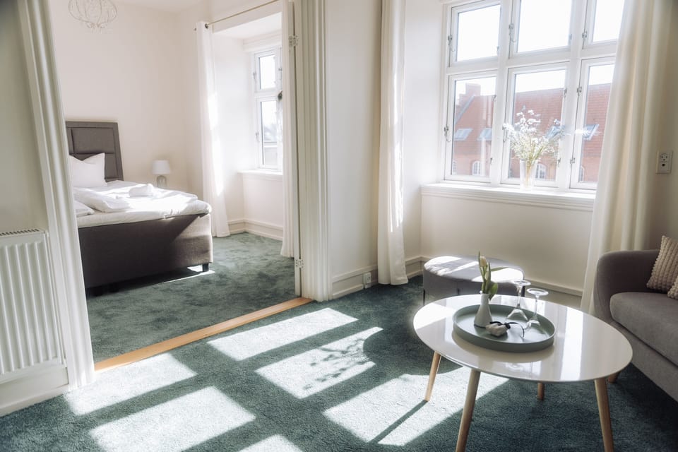 Double Room | Desk, laptop workspace, free WiFi, bed sheets