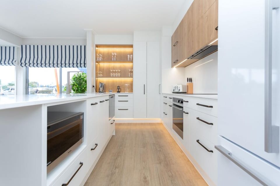 Crestwood & Te Uku Luxury Villas with SPA | Private kitchen | Fridge, microwave, toaster, cookware/dishes/utensils