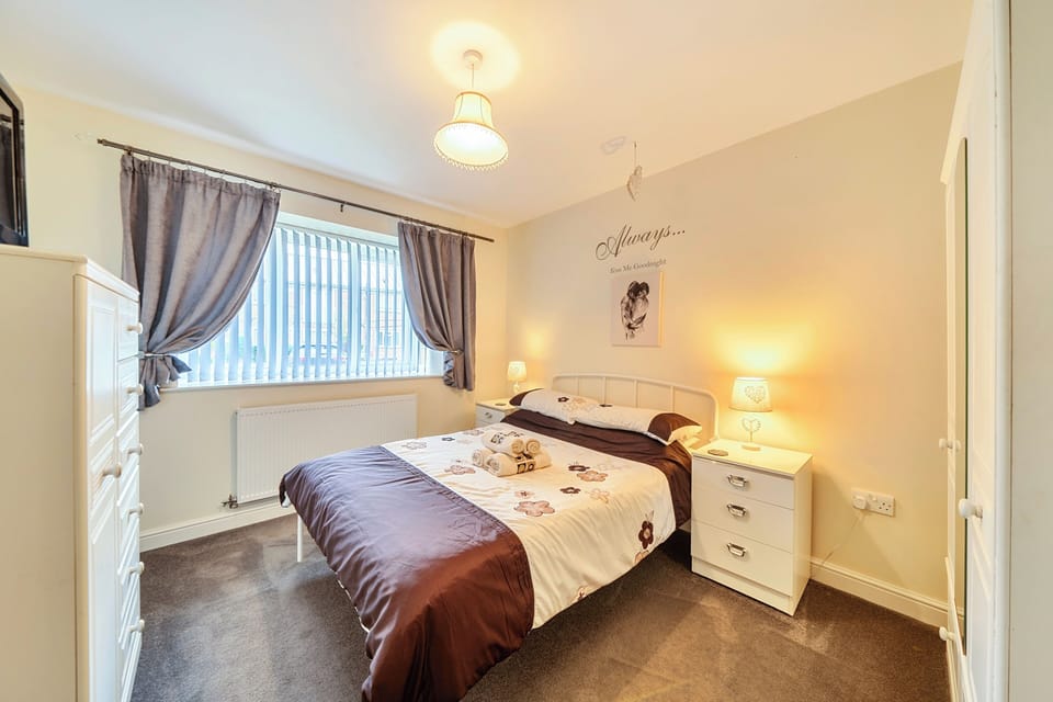 2 bedrooms, iron/ironing board, free WiFi, bed sheets