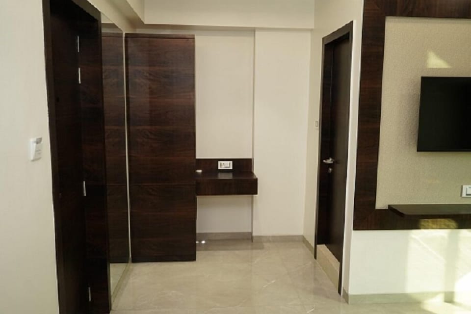 Premium bedding, memory foam beds, minibar, in-room safe