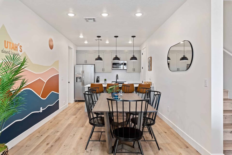 Condo, 3 Bedrooms | Dining