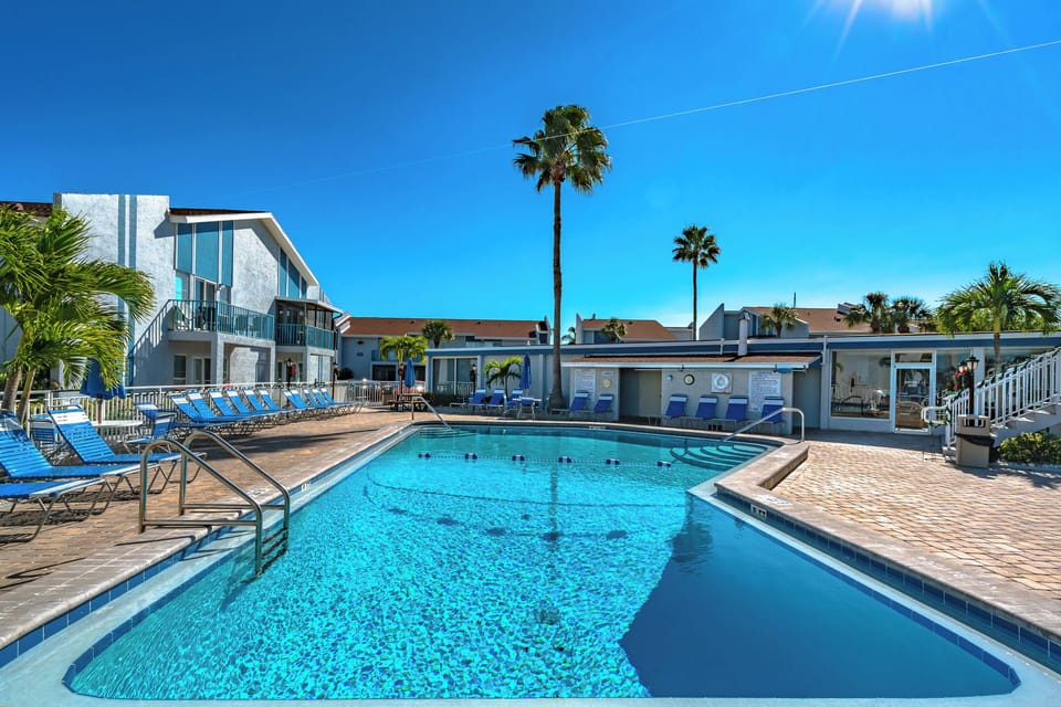 Condo (2 Bedrooms) | Property amenity