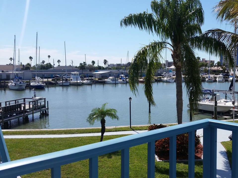 Condo (2 Bedrooms) | Property amenity