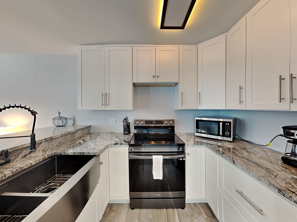 Condo (2 Bedrooms) | Property amenity