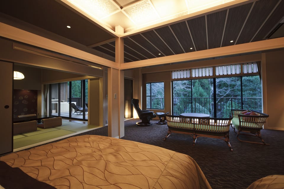 Suite (Japanese Style, Open-Air Bath) | Down comforters, in-room safe, WiFi (free), bed sheets